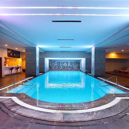 เชวาฮีร์ โฮเต็ล อิสตันบูล เอเชีย Hotel ภายนอก รูปภาพ The swimming pool at the hotel