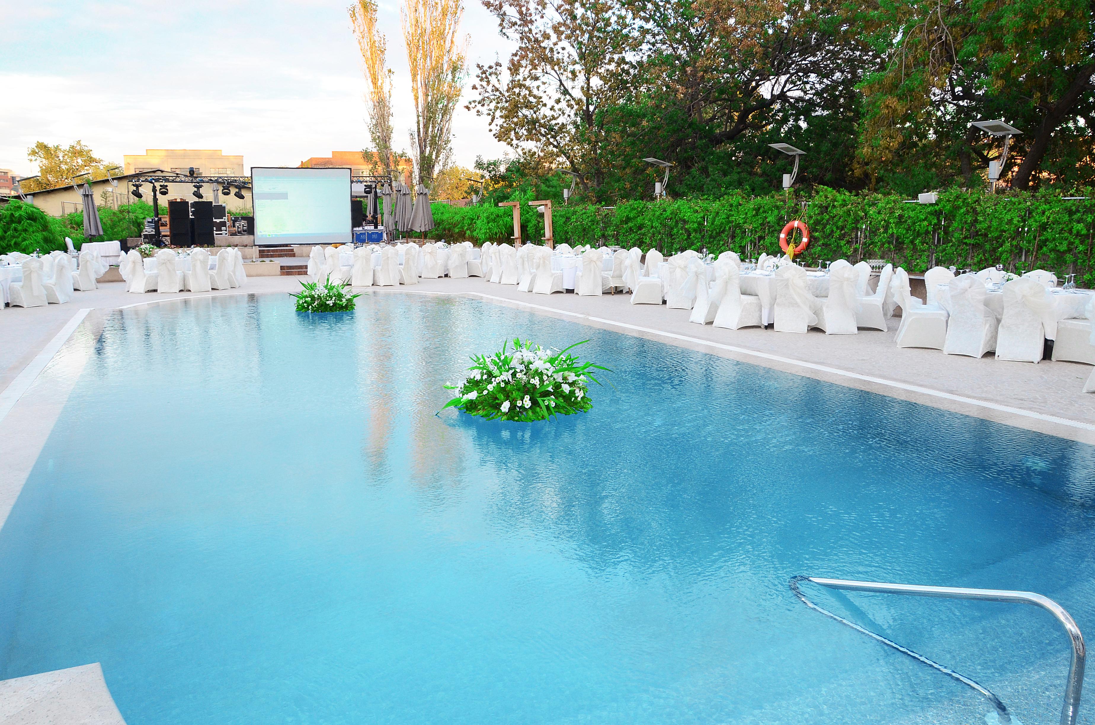 เชวาฮีร์ โฮเต็ล อิสตันบูล เอเชีย Hotel ภายนอก รูปภาพ The pool at the hotel