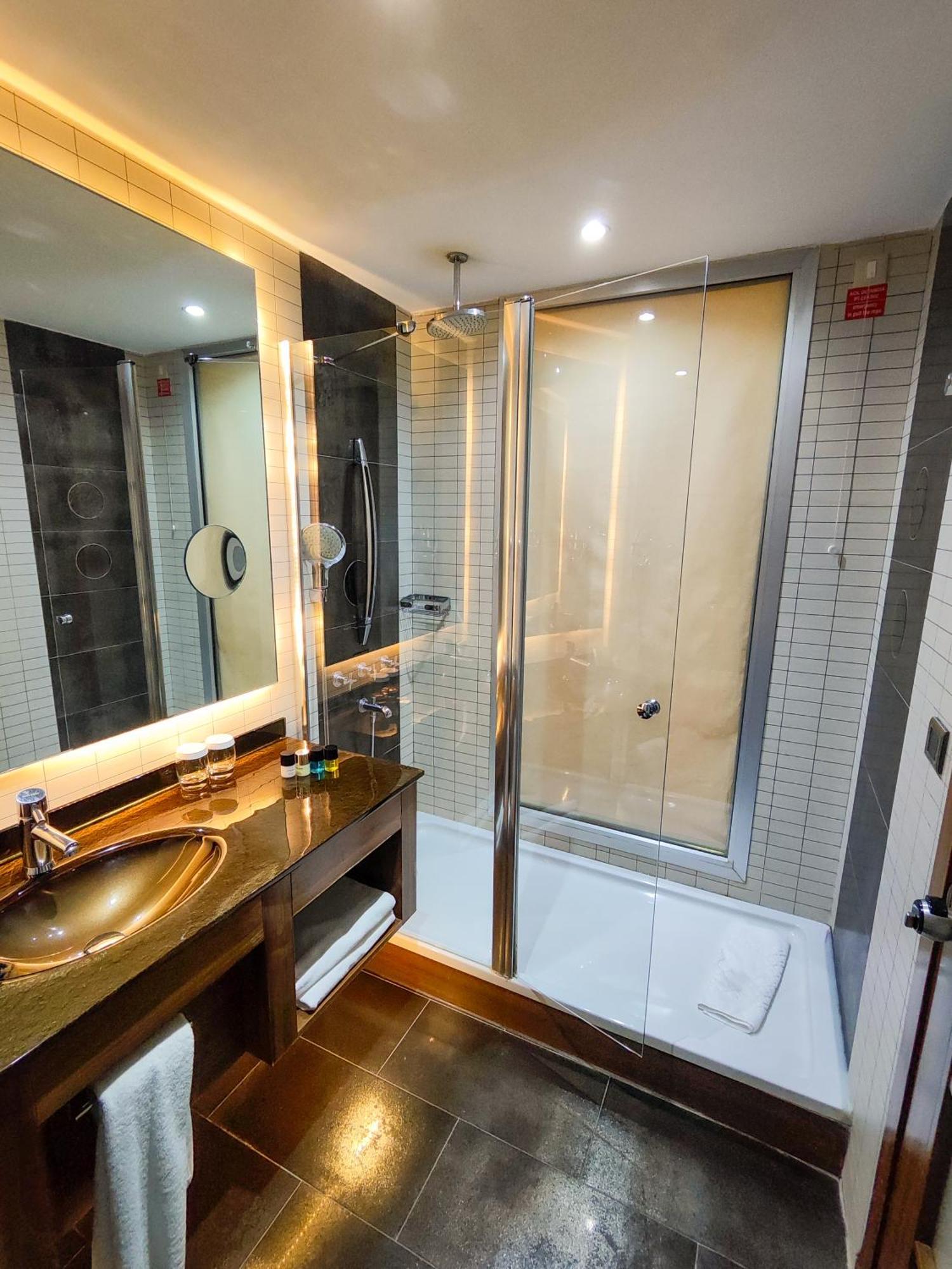 เชวาฮีร์ โฮเต็ล อิสตันบูล เอเชีย Hotel ภายนอก รูปภาพ